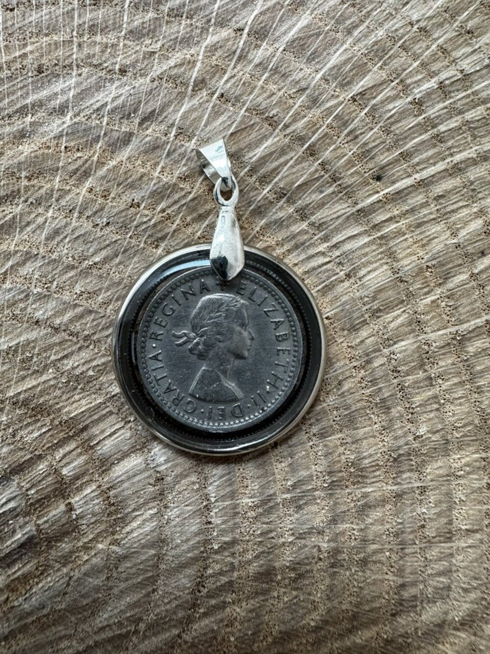 1955 British Sixpence Royal Floral Vintage Coin Resin Pendant - Picture 4 of 16